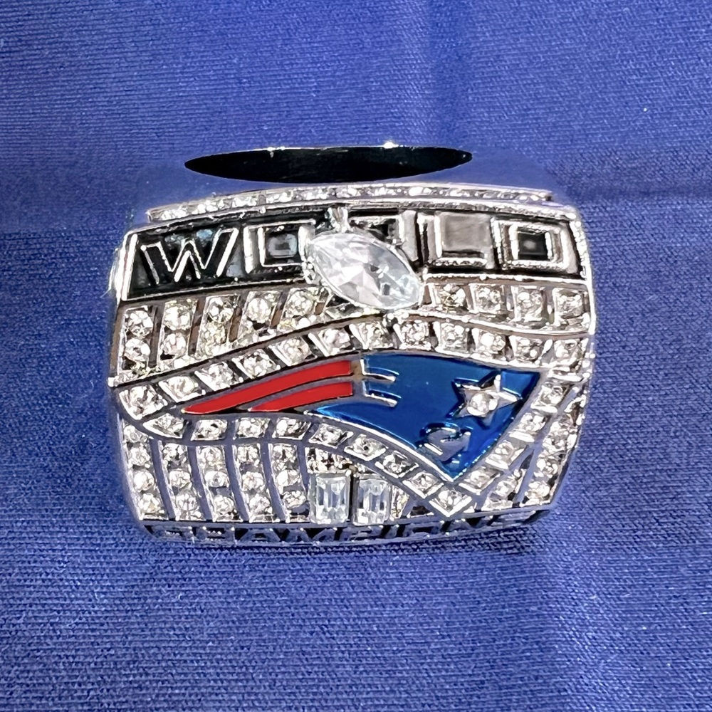 Replica Patriot championship ring